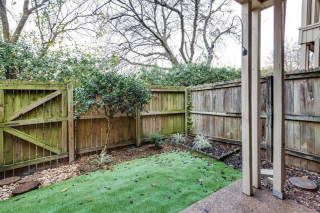 Photo - 404 S Fannin St