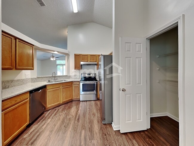 Photo - 927 Ashton Cove Terrace