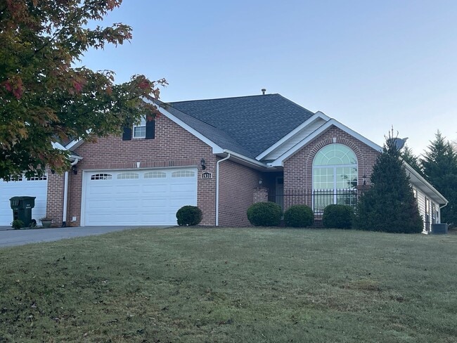 Building Photo - 1930 Scarlett Meadows Dr