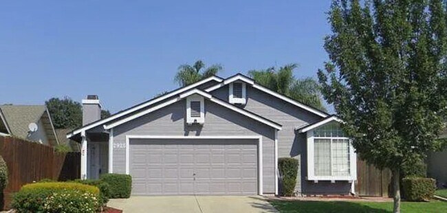 Building Photo - 3 Bedroom 2 Bath in HOA Community with Com... Rental