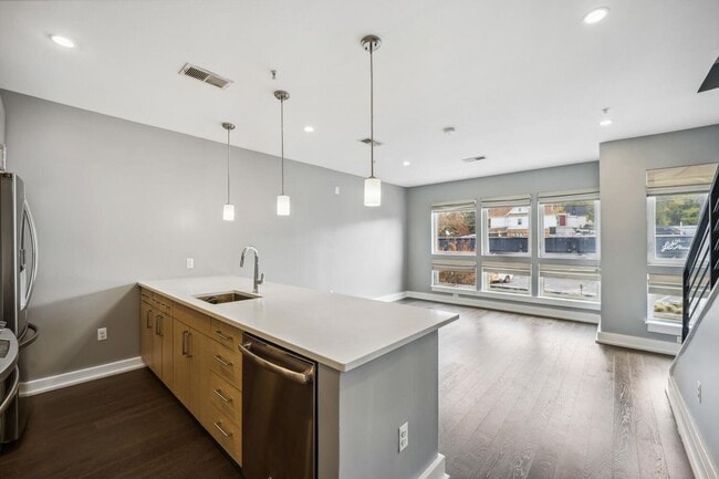 Photo - 2724 12th St NE