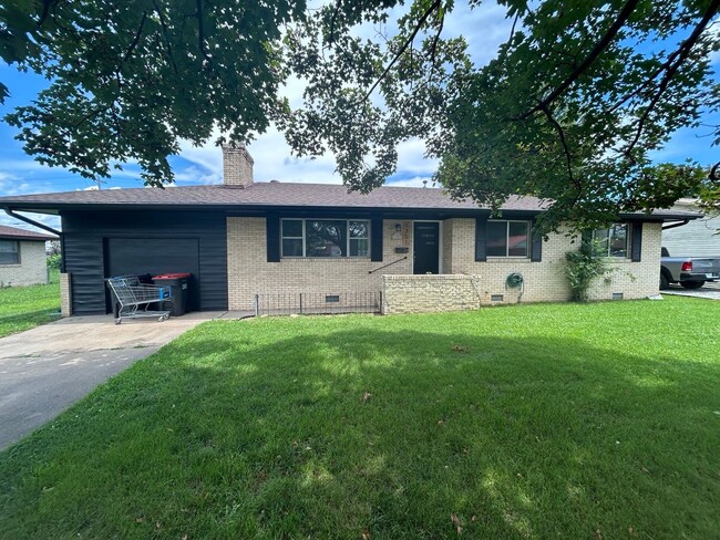 Building Photo - Charming 3-bedroom, 2-bath home in Springd...