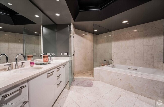 Building Photo - 222 Karen Ave Unit 3404 Rental