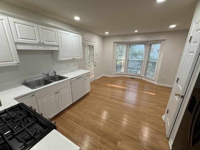 Photo - 304 Aqua Marine Ln
