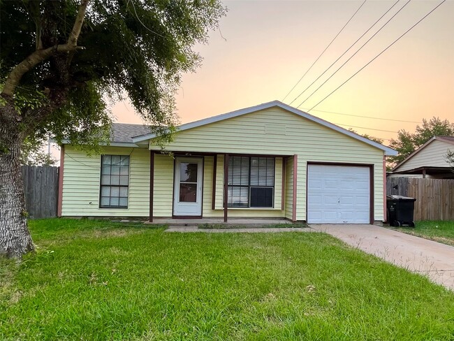 Building Photo - 17223 Wagganner Dr