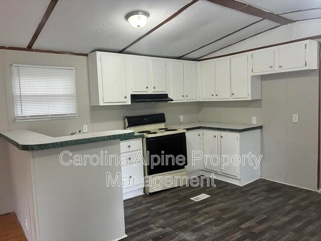 Photo - 517 Skylark Ln