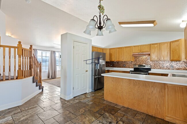 Photo - 5589 S 3275 W