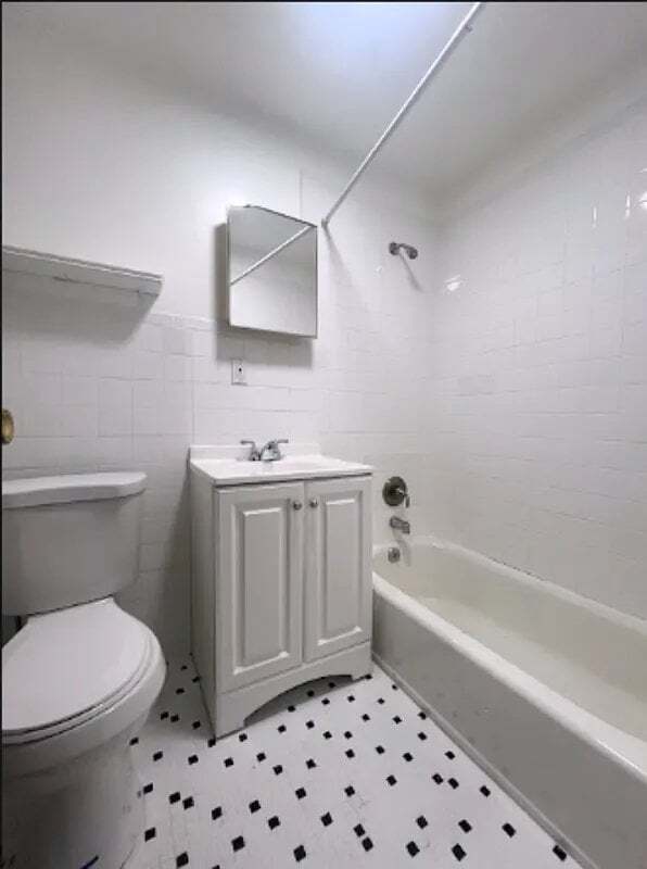 1411 Dekalb Ave Unit 3