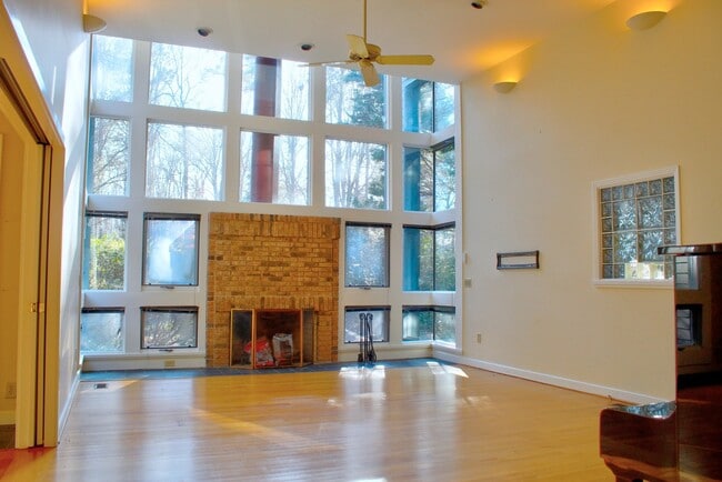 Photo - Contemporary 4bd/3.5ba Near Hope Valley + Home Equidistant to Downtown Durham & Chapel Hill!