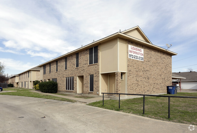 Building Photo - Trails Place Apartment Homes