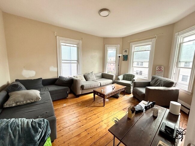 Photo - 72 Calumet St Unidad 3