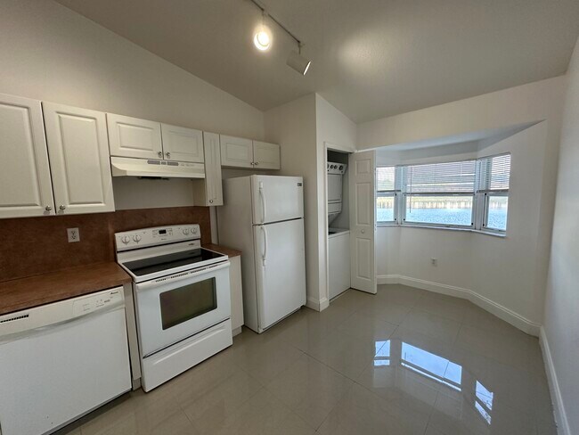 Photo - 2921 SE 12th Rd Unit 203