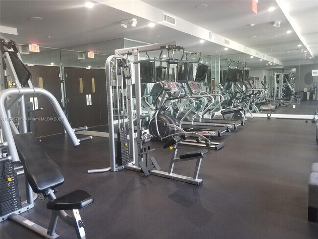 Photo - 435 21st St Unit 203