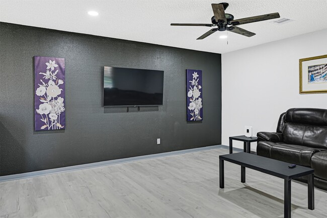 Photo - 1806 Clayton Dr