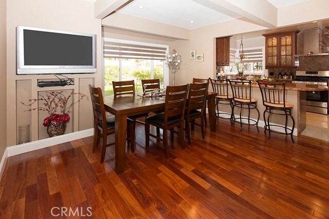 Photo - 3238 Montrose