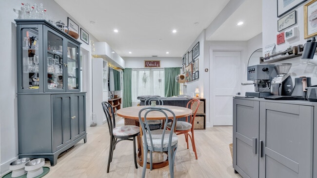 Photo - 1658 K St NE Unidad 2