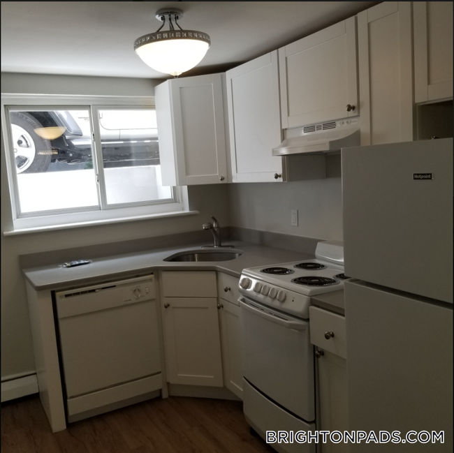 Building Photo - 63 Selkirk Rd Rental