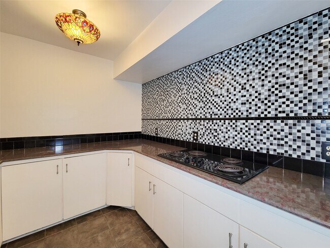 Photo - 2243 W Alabama St Unit B