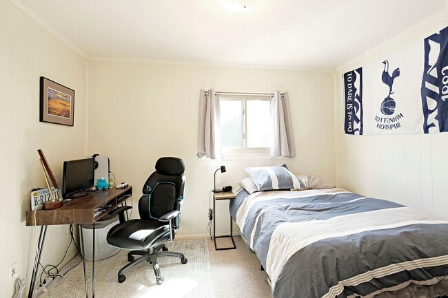 Photo - Student-Friendly JPA Condo Near UVA Ground...
