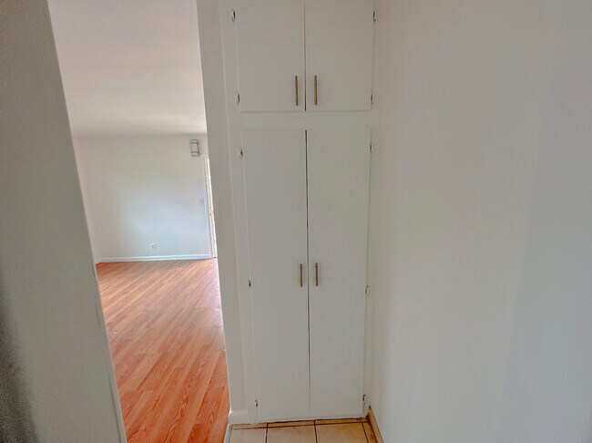 Photo - 14830 Chadron Ave