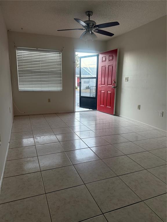 Photo - 22 Lake Villa Way