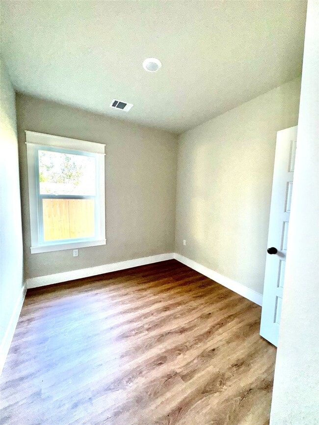 Photo - 204 Booker T Washington St