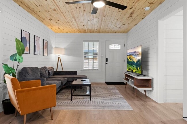 Photo - 3002 Brinwood Ave