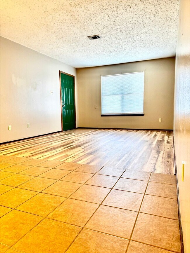 Photo - Oakview Condos Unit 4133 NE Stallings Dr. # 501