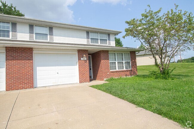 Building Photo - 5003-5005 Millbrook Dr Unit 5003 Rental
