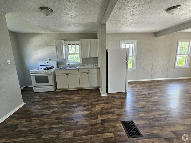 Building Photo - 622 E 29th St Unit B Rental