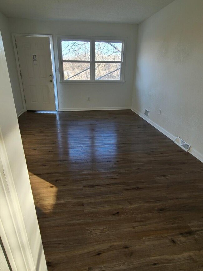 Photo - 407 S Forest Ave