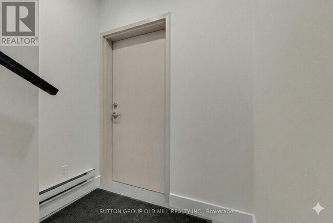 Photo - 625 Harvie Ave Unit 01