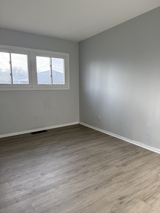 Photo - 3138 Midvale Dr