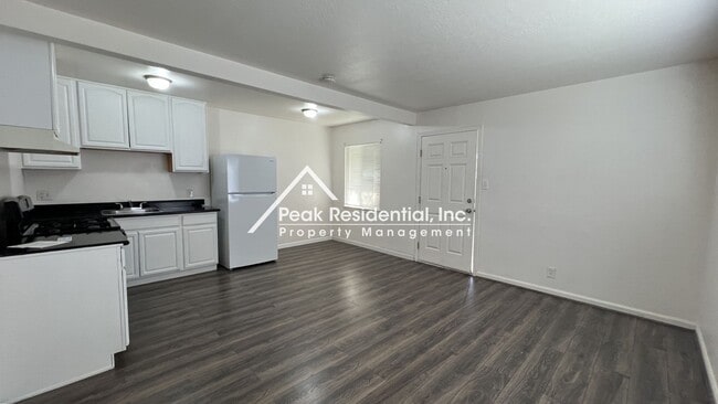 Photo - 53rdSt5640 Unit #1