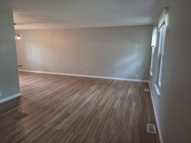 Photo - 8511 Coran Dr