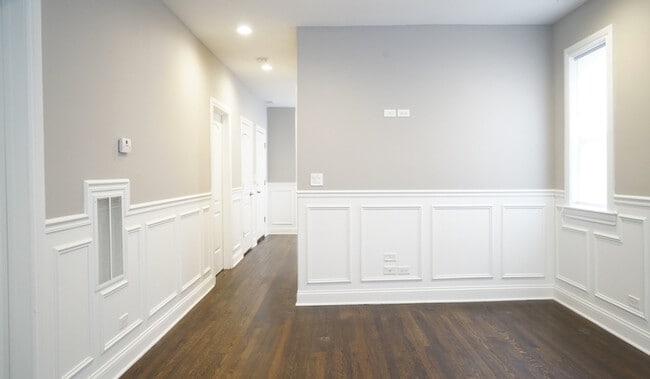 Photo - 2957 N Avers Ave