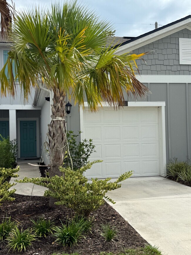 Building Photo - 48 Java Ln