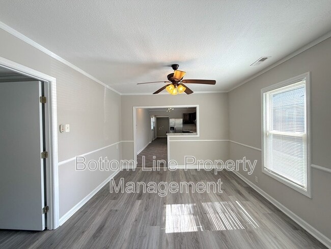 Photo - 1024 E 10th St