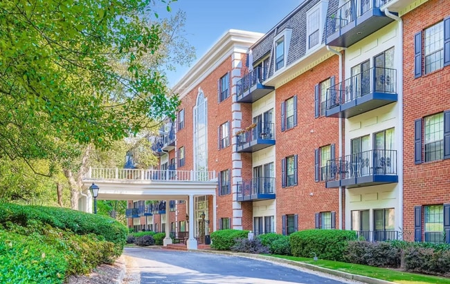 Building Photo - 2921 Lenox Rd NE Unit 407