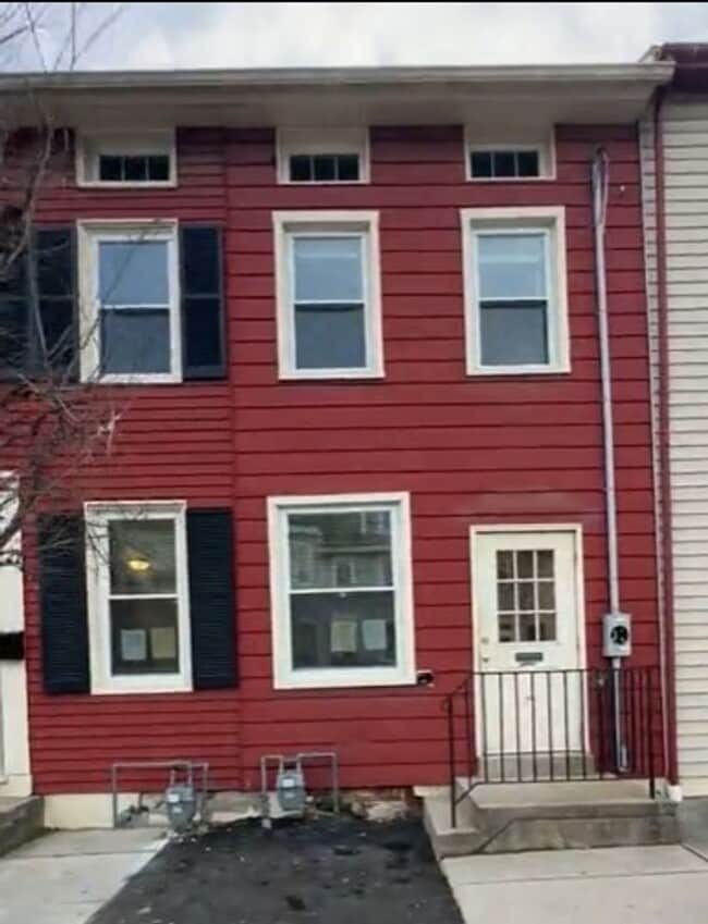 Building Photo - Spacious & Beautifully Updated 3BR Home with Extra Storage in Columbia