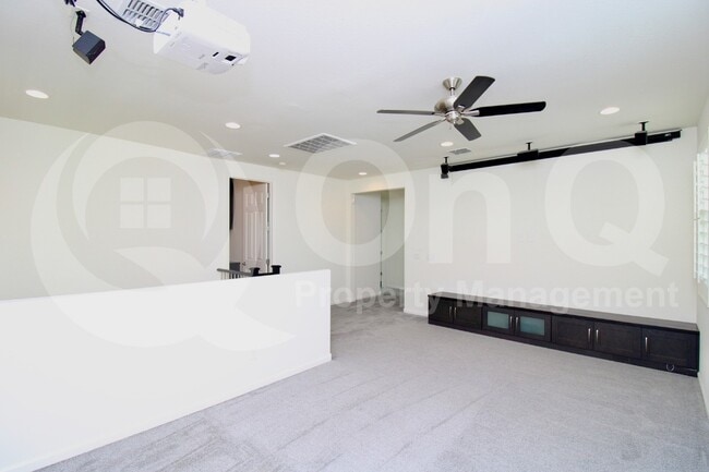 Photo - 231 E Wisteria Dr