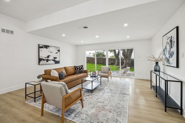 Photo - 3401 Valley View Ln