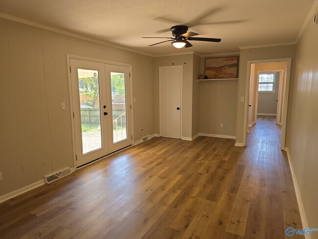 Photo - 3619 Hester Ln NW