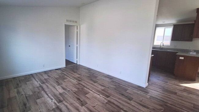 Photo - 543 N Lamb Blvd