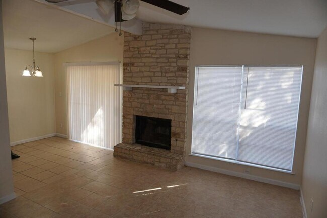 Building Photo - 1217 Westway Cir