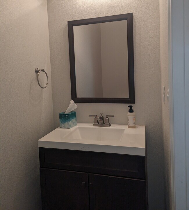 Photo - Newer 3bdrm/2 1/2 bath townhome in the heart of Longmont!