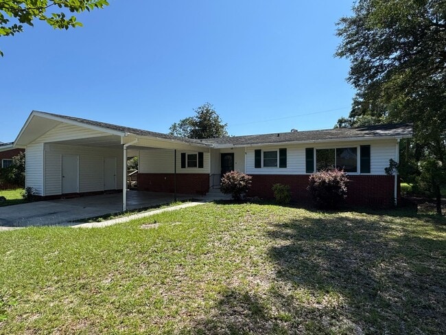 Building Photo - 3 Bedroom, 2 Bath home in Live Oak