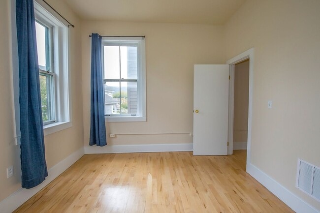 Photo - 54-58 Main St Unit 4