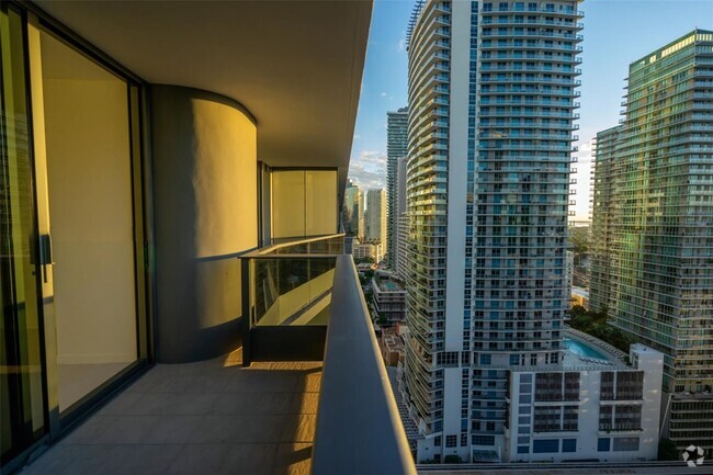 Building Photo - 1000 Brickell Plz Unit 2308 Rental