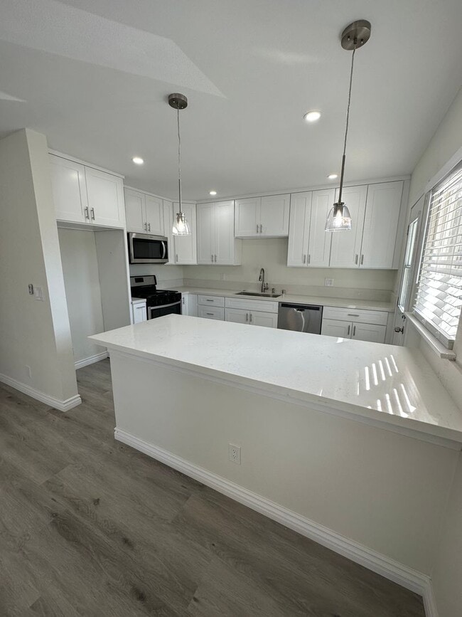 Photo - 240 W Collins Ave Apartment Unit A